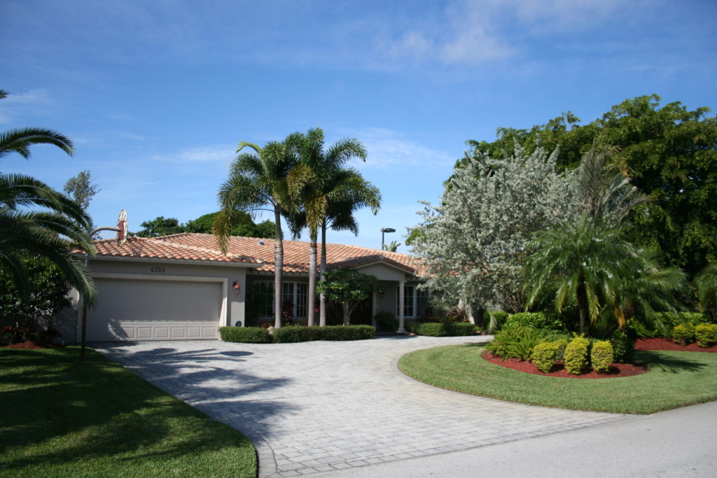 Coral Ridge Country Club House