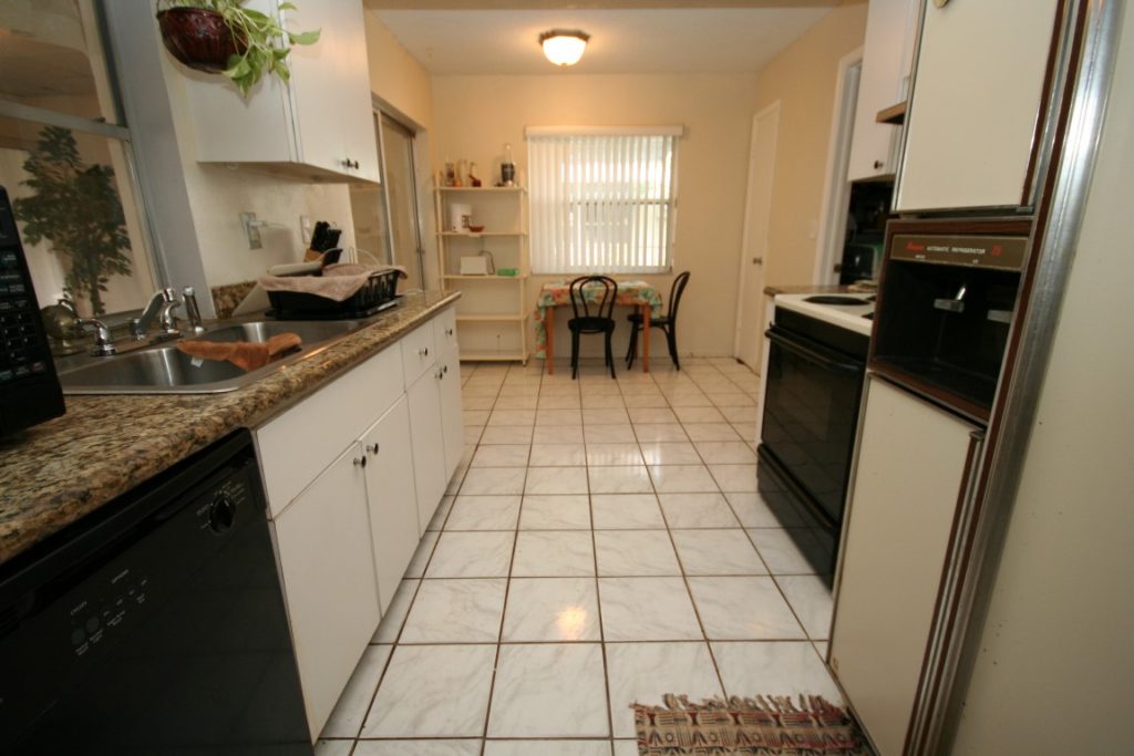 821 SW 64th Terrace